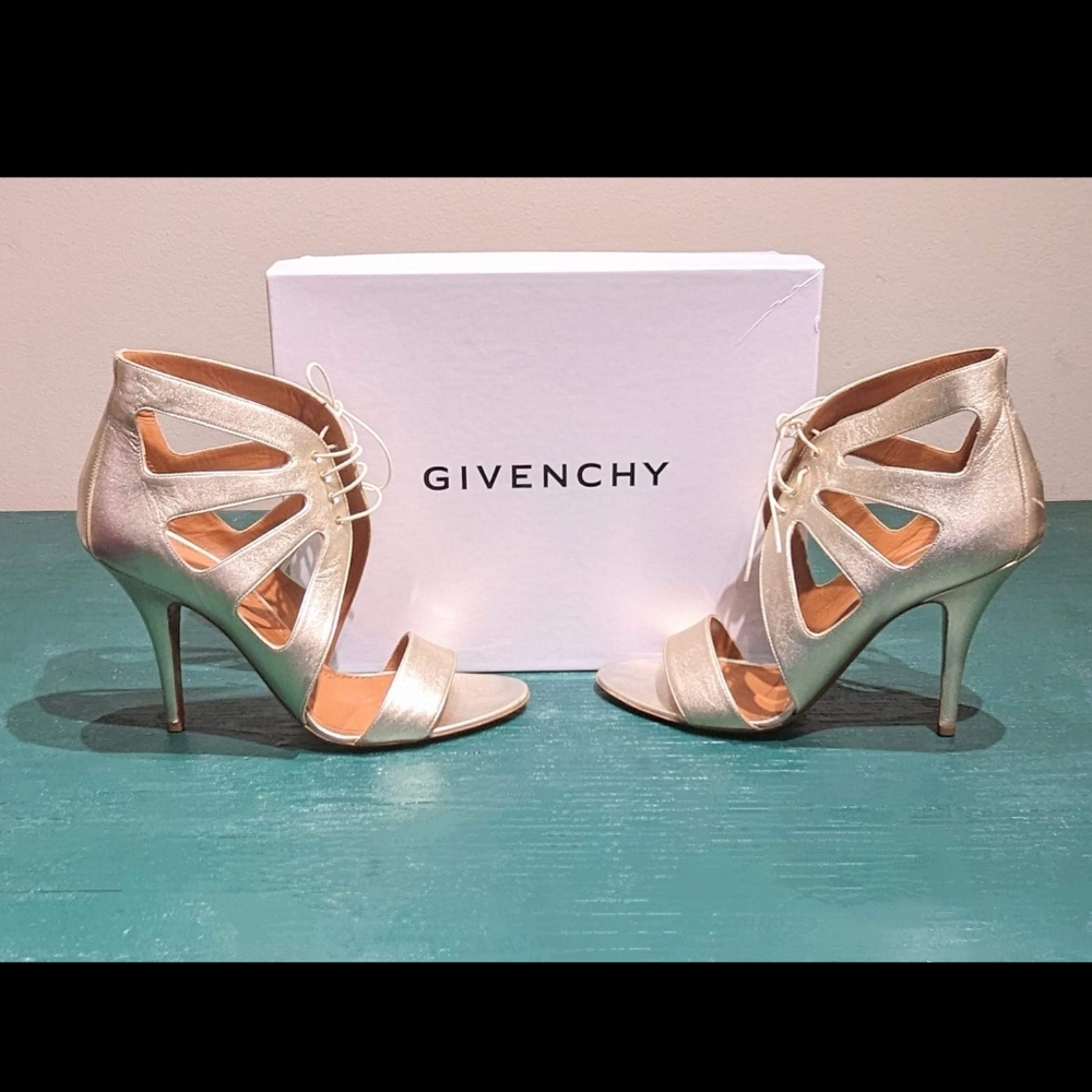 Authentic Givenchy Leather Heels NEW w/Box & Dust Bag Women's Shoes Size 9.5